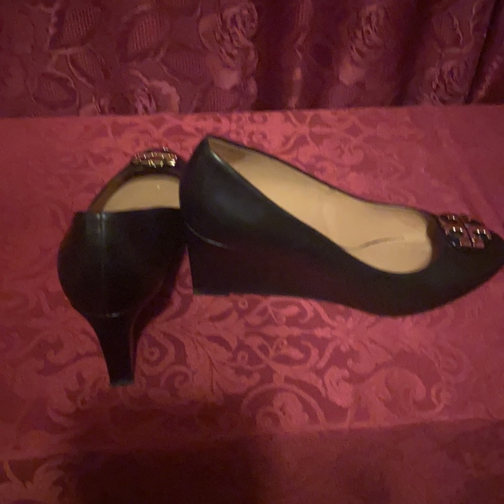 Shoes - Picture 3 of 4